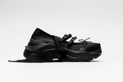 新品】AKIKOAOKI Giselle Black satin-