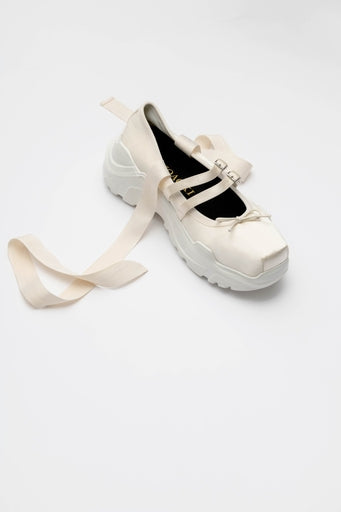 akiko aoki Giselle satin Ivory×WH | www.innoveering.net