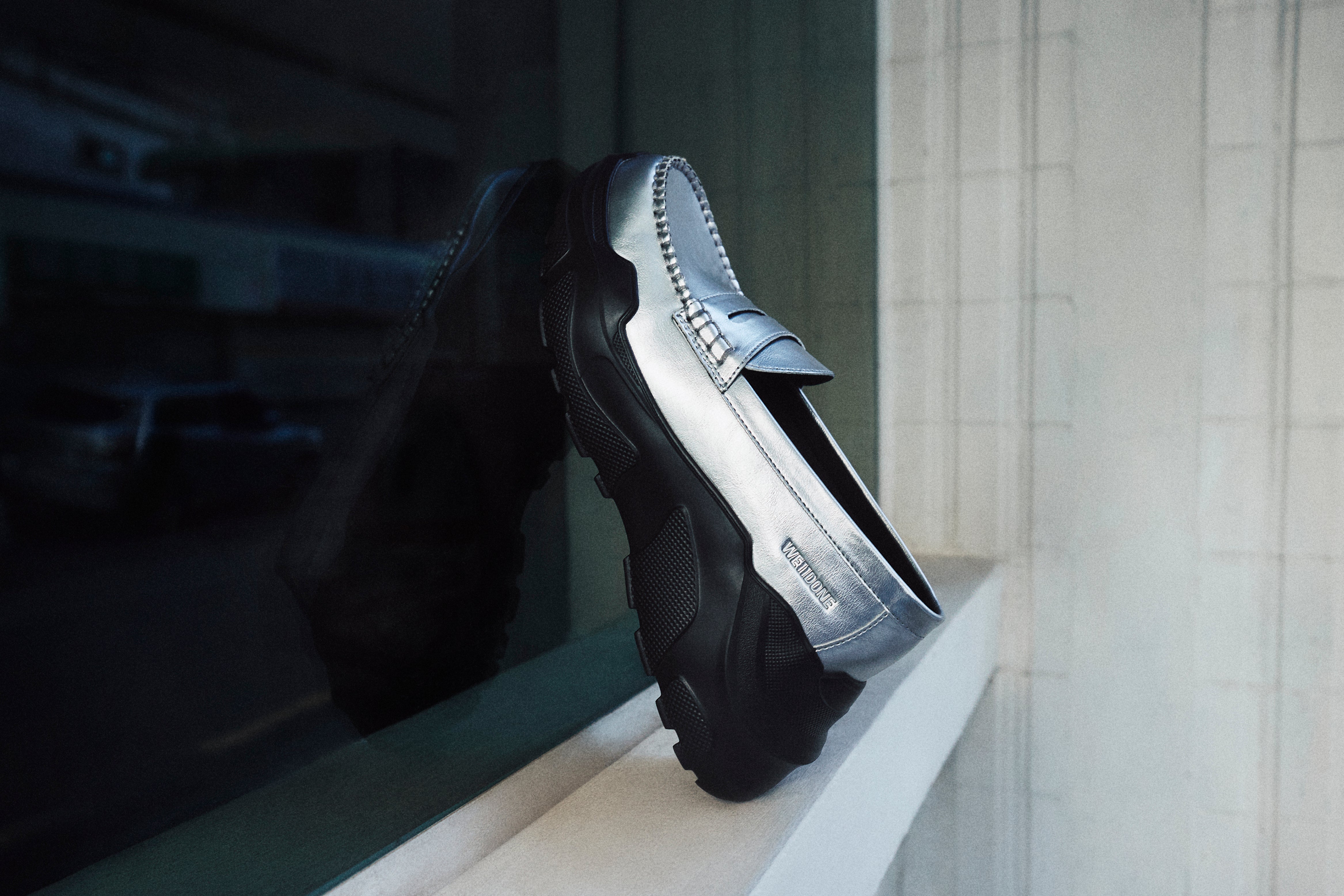 【AKIKOAOKI X WE11DONE】SILVER WOMENS SILVER LOAFERS