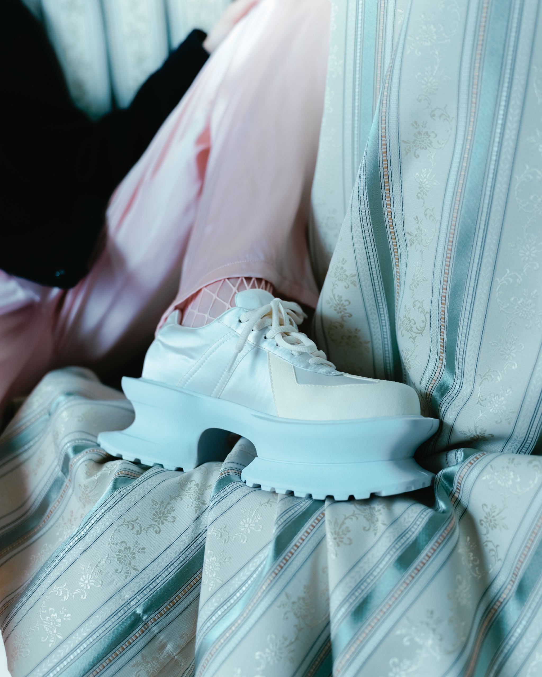 Victoria White Satin × White