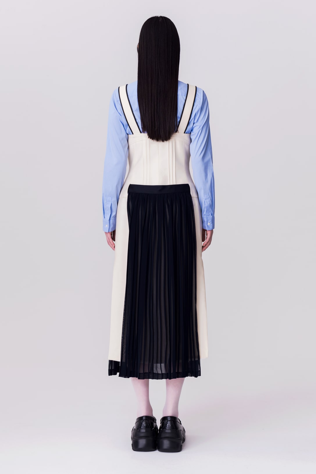 Regulated Gravity-crocodile textured pattern BK