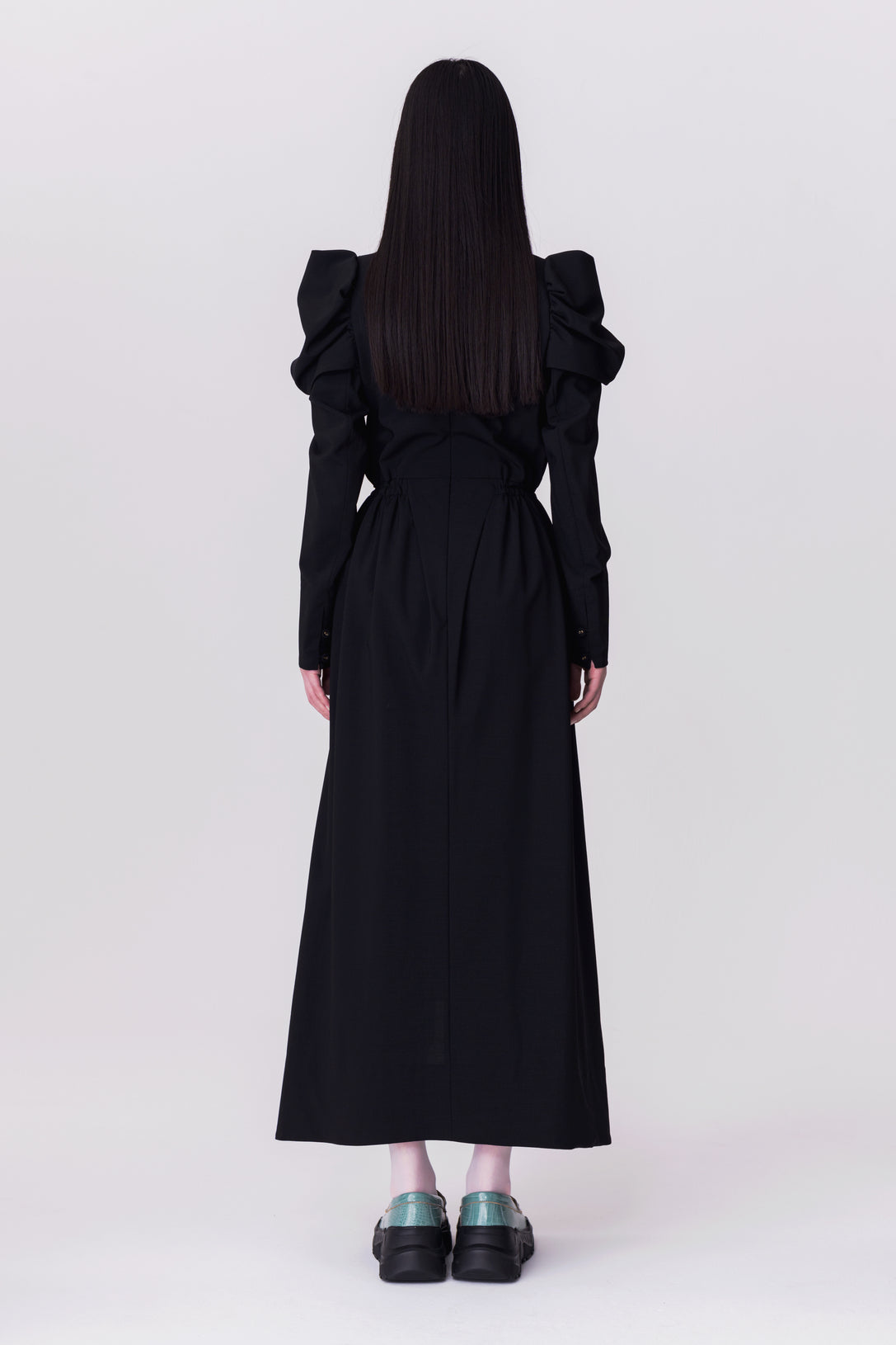 Regulated Gravity-crocodile textured pattern Emerald green×BK